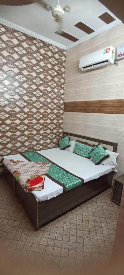 Hotel Punjabi Niwas Amritsar Exterior foto