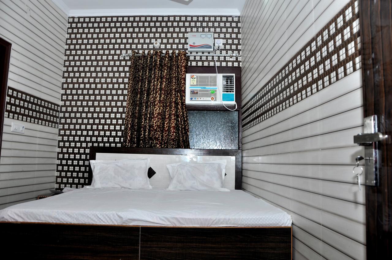 Hotel Punjabi Niwas Amritsar Exterior foto
